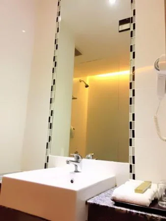 89 Hotel Superior Room (Bathroom)