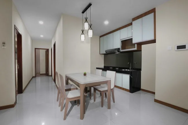 Aston 3 Bedroom Apartment (Kitchen)