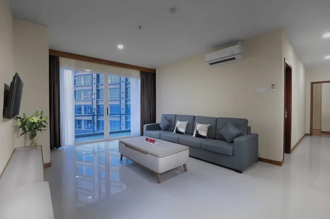 Aston 3 Bedroom Apartment (Living Room)