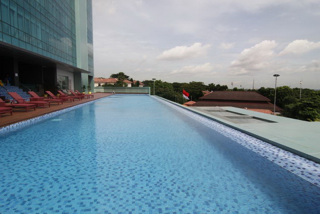 Best Western Premier Swimming Pool