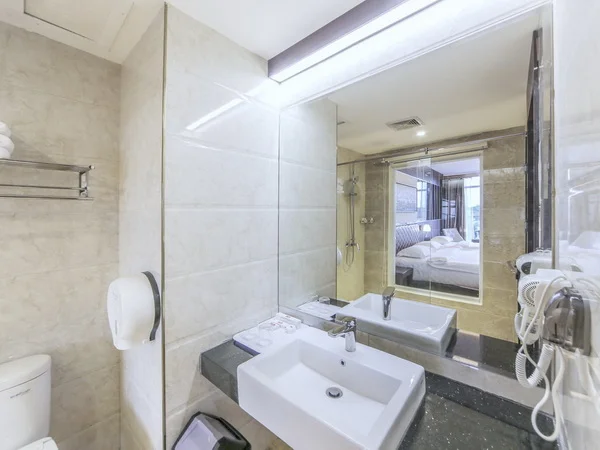 Batam City Hotel Junior Suite (Bathroom)