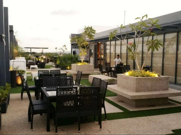 Eska Hotel Rooftop Lounge