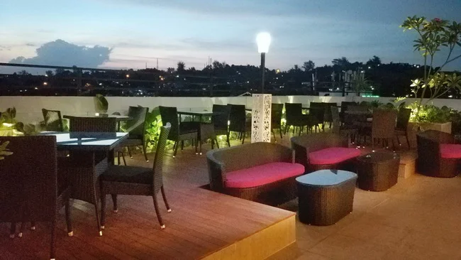 Evitel Hotel Skybar