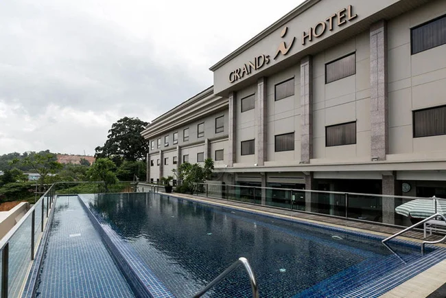 Grand i-Hotel Tamarind Poolside