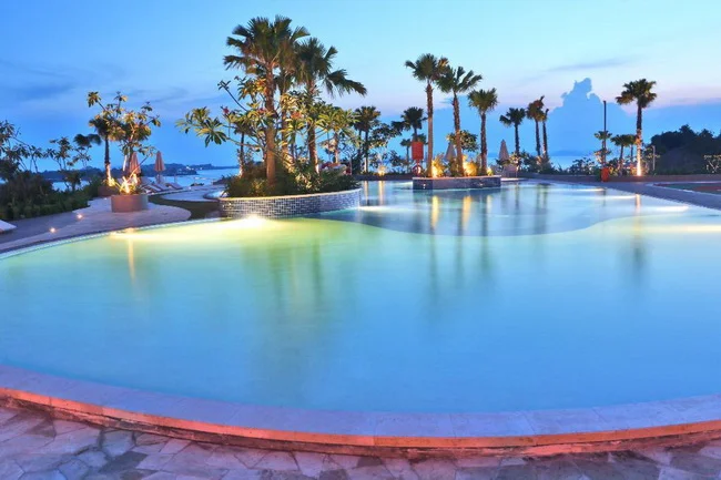 harris resort barelang swimming pool