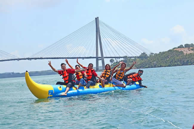 Banana Boat @ Harris Barelang Resort