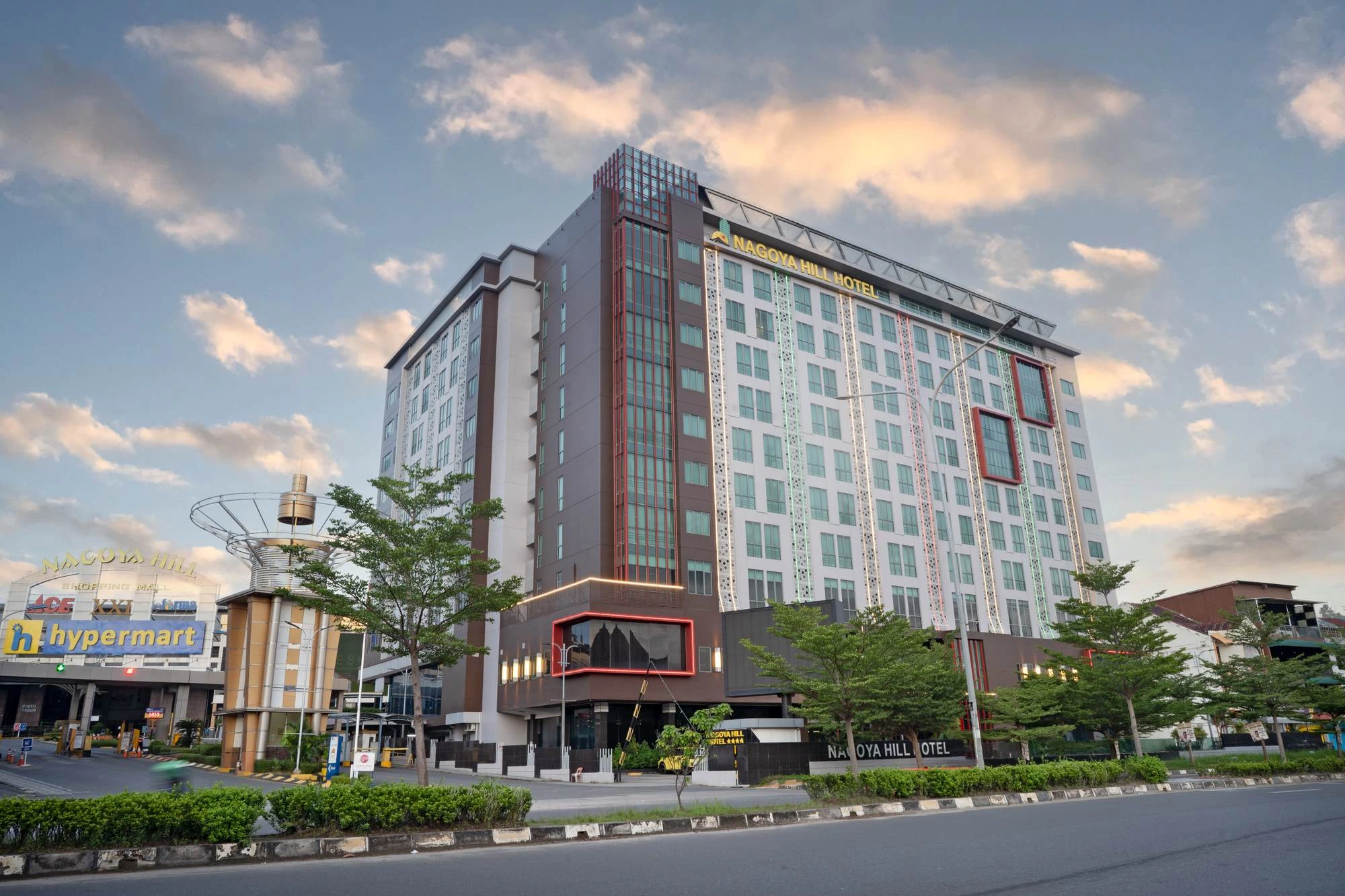 Nagoya Hill Hotel Batam Exterior