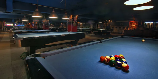 Planet Holiday Billiard