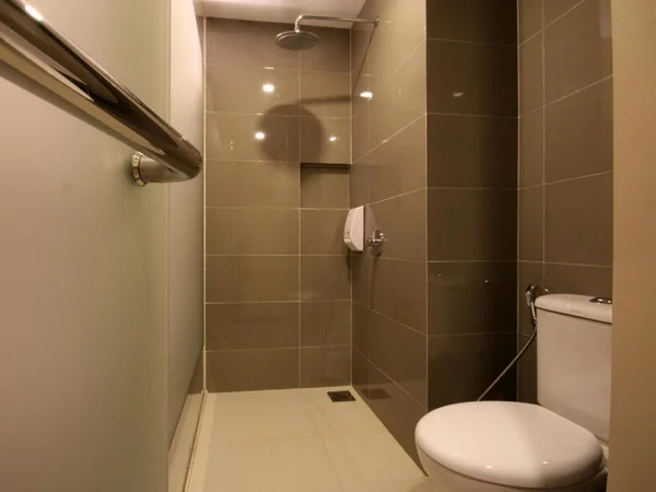 Sky Inn Express Hotel In-Room Bathroom