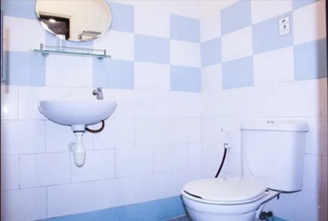 Sky View Hotel Deluxe Room (Bathroom)