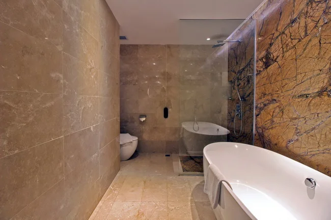 Swiss Belhotel Harbour Bay Junior Suite Bath Room