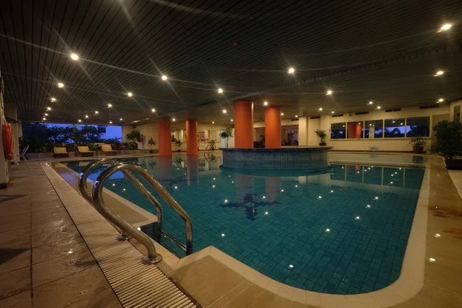 Travelodge Swimming Pool