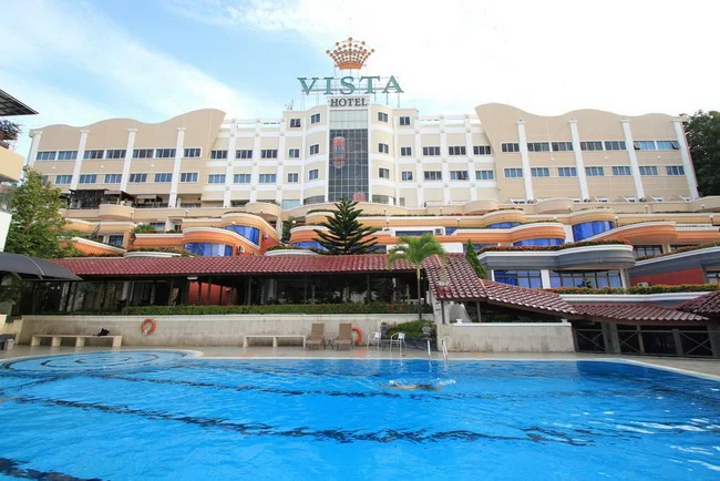 Vista Swimming Pool