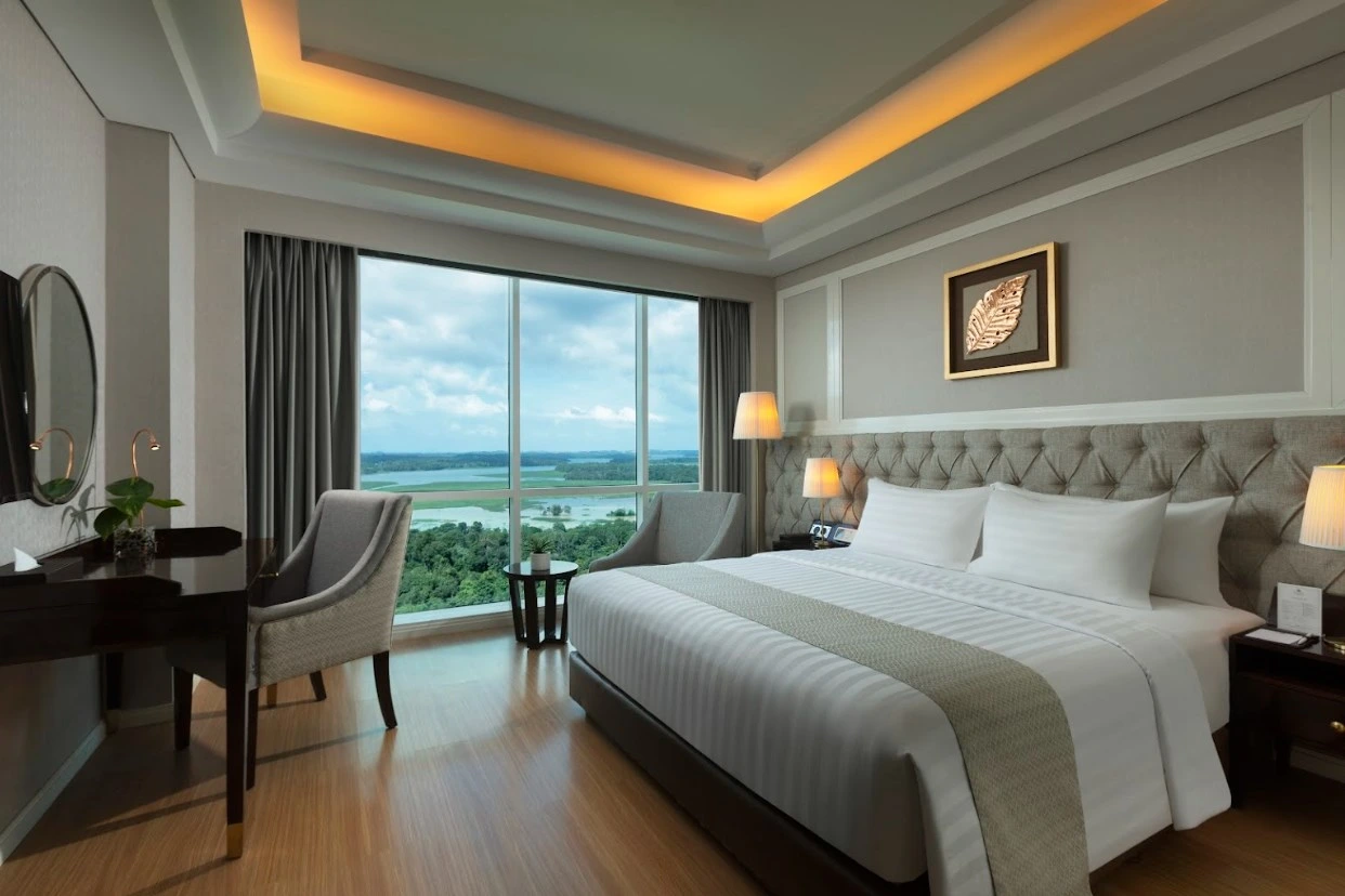 Wyndham Panbil Deluxe Lake View Room